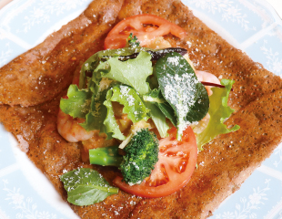 魚介とキャベツのトマトクリームソースのガレット